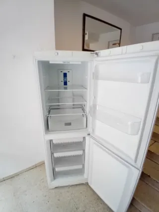 Nevera Indesit Blanca