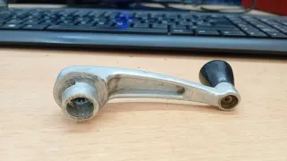 Manivela elevalunas Seat 600 aluminio pomo negro