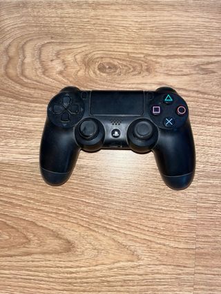 PS4 (Playstation 4, 500 GB) Negra + 2 Mandos