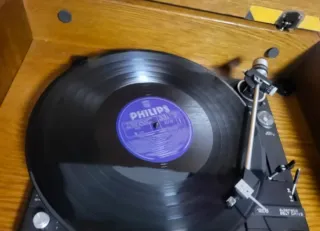 Equipo de música AUDION con tocadiscos