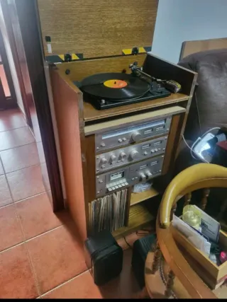 Equipo de música AUDION con tocadiscos