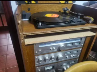 Equipo de música AUDION con tocadiscos