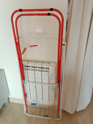 Tendedero plegable rojo