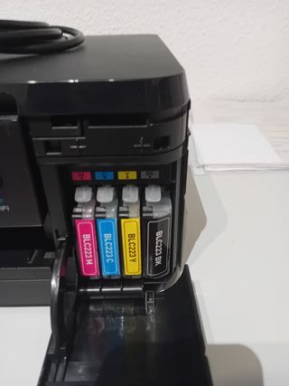 Impresora Brother Negra DCP-J562DW