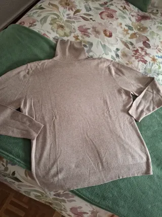 Jersey cuello alto beige