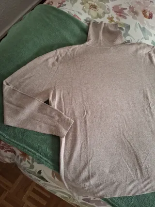 Jersey cuello alto beige