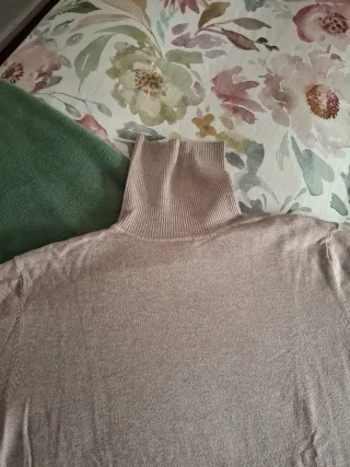 Jersey cuello alto beige