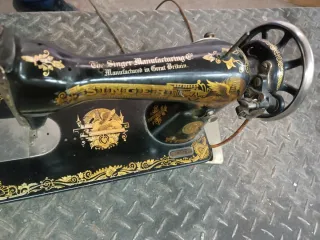 Máquina de coser Singer antigua