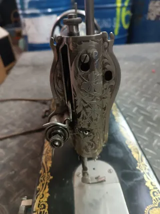Máquina de coser Singer antigua