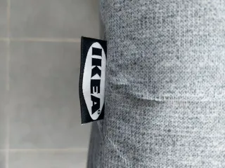 Cama individual con colchón casi