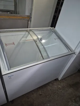 Congelador horizontal con tapa de cristal