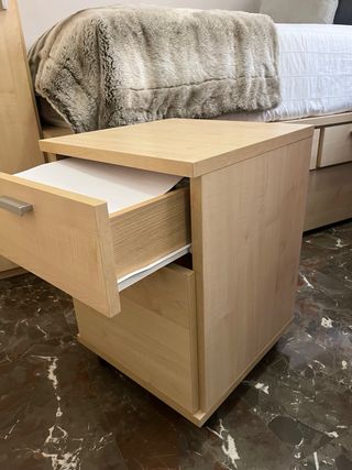 Cajonera con ruedas de madera