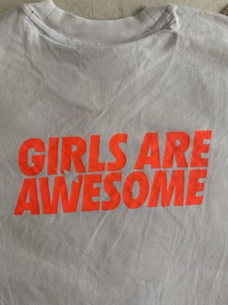 Camiseta Adidas blanca con logo coral mujer S