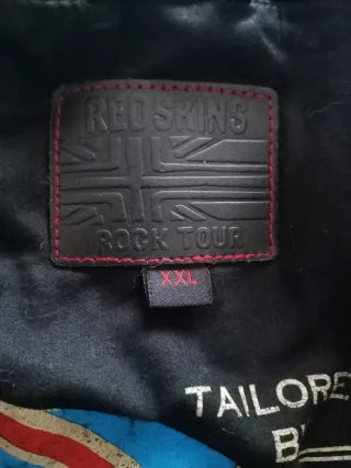 Cazadora de cuero Redskins Negra.