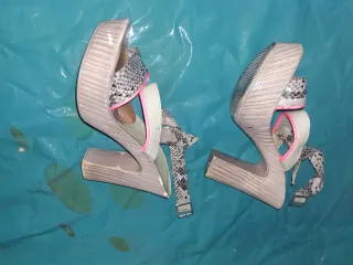 Sandalias Negras Cuña