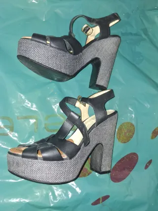 Sandalias Negras Cuña