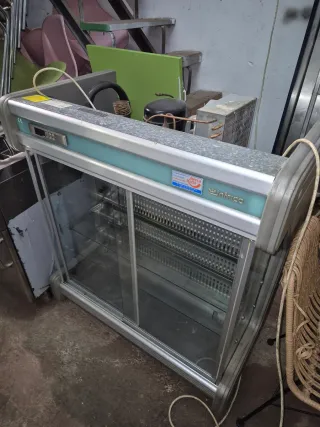 Nevera expositora refrigerada