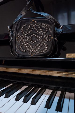 Bolso mini Loewe cuero negro