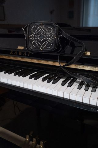 Bolso mini Loewe cuero negro