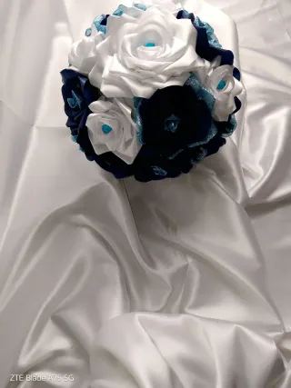 Ramos de Rosas Eternas Azul y Blanco