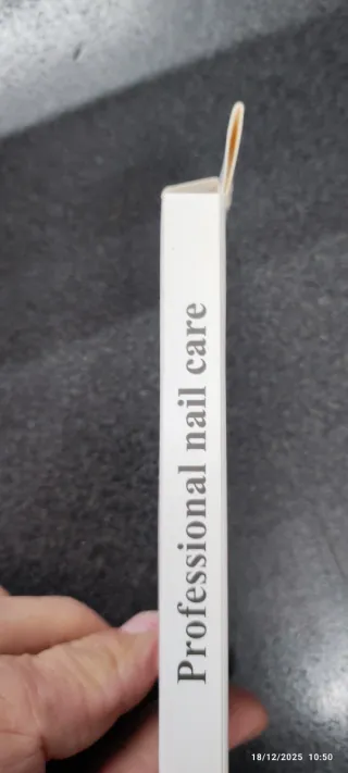 Unghie finte mandorla design francesi