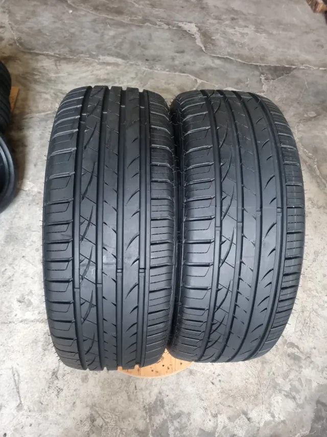 Vendo 2 Neumáticos en perfecto estado^