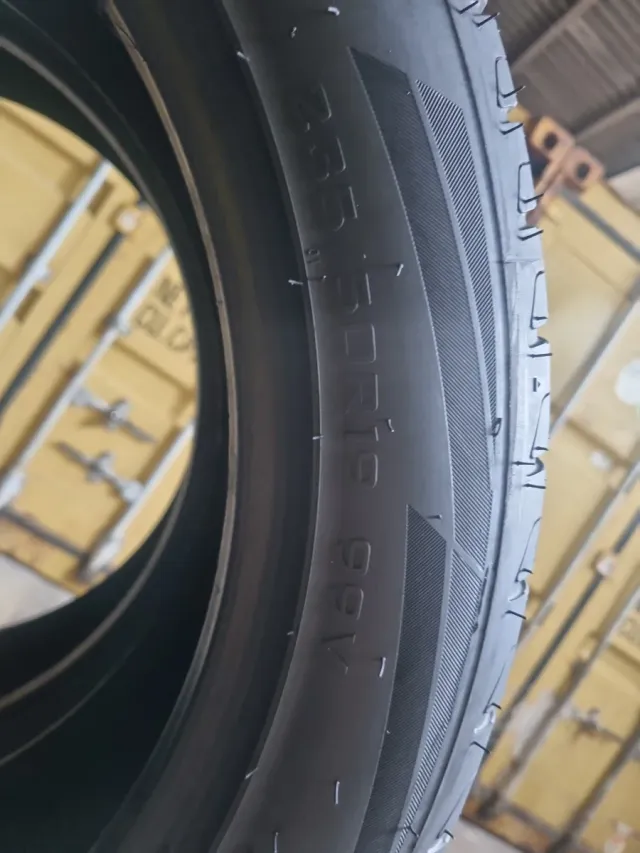 Vendo 2 Neumáticos en perfecto estado^