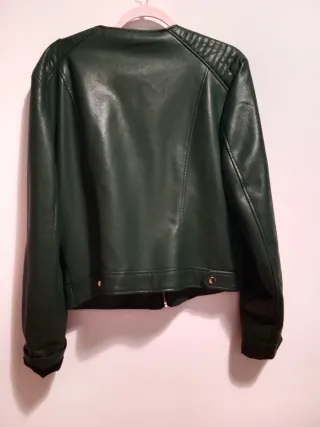 Chaqueta de piel verde