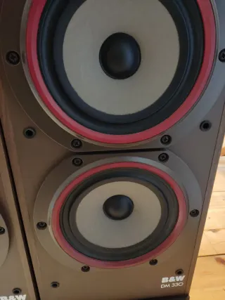 Altavoces B&W DM330 Marrones