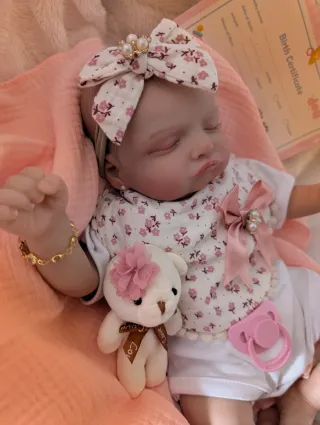 Reborn al cogerla es como coger un bebé de verdad