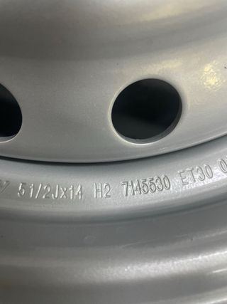 Rueda Caravana 185 R 14 C.  4 Tornillos ocasion