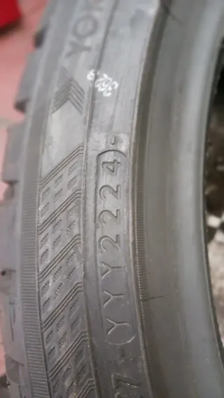 225/40 R18 92W YOKOHAMA BLUEARTH-4S AW21