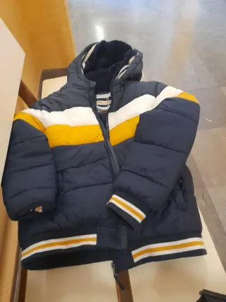 Chaquetón de nieve  niño azul y amarillo T. 6-8 a