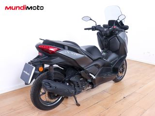YAMAHA X-MAX 125