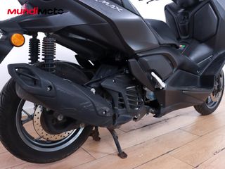 YAMAHA X-MAX 125