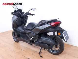 YAMAHA X-MAX 125