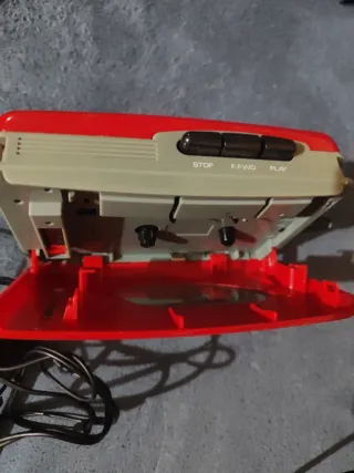 Reproductor Cassette BRIGMTON Rojo AM/FM