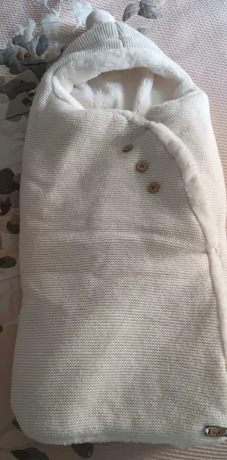 Saco de bebé de punto con forro de peluche