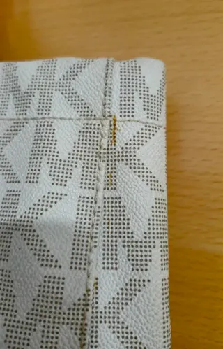 Bolso Michael Kors Beige y Dorado