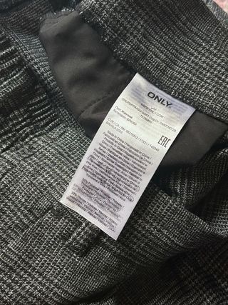 Pantalón Only gris cuadros talla S Nuevo
