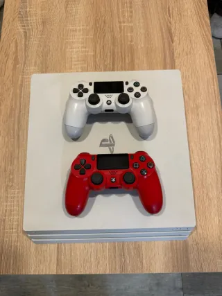PS4 Pro 1TB + 2 Mandos (PlayStation)