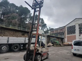 Carretilla elevadora Nissan 2.0 tn