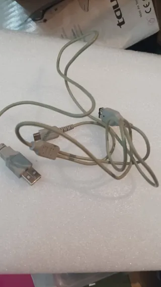 4 Nintendo DS Blancas y Grisesy rojo