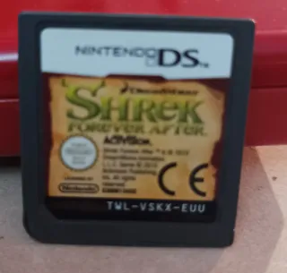 4 Nintendo DS Blancas y Grisesy rojo