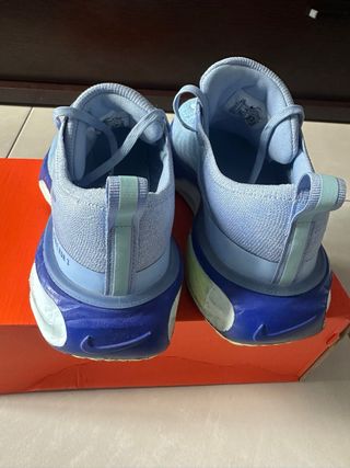Nike Invincible Run 3 Azul