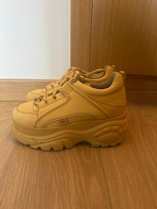 Zapatillas Buffalo plataforma color marrón/amarill