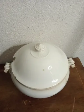 Zuppiera antica Laveno porcellana bianca