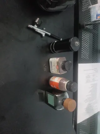 Aerógrafo y pinturas