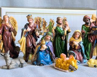 Presepe con 11 figure in resina (NUOVO)