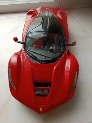Ferrari Laferrari teledirigido rojo